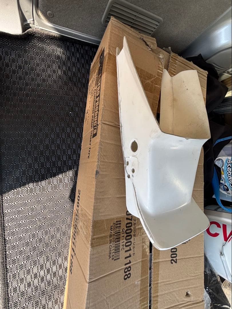 角目シャリー　テールカウル