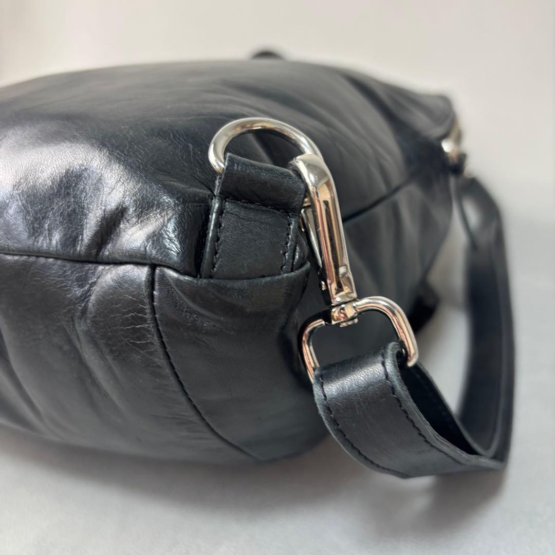 美品✨m0851 リュック レザー ロゴ型押し 本革 バックパック