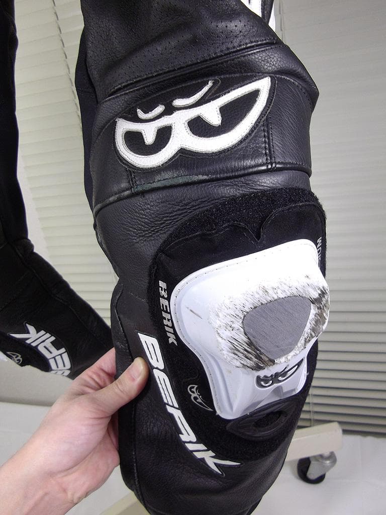 専用！ベリック BERIK2.0 レーシング革パンツ サイズ50 バンクセンサー