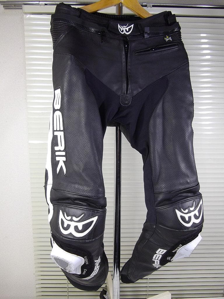 専用！ベリック BERIK2.0 レーシング革パンツ サイズ50 バンクセンサー
