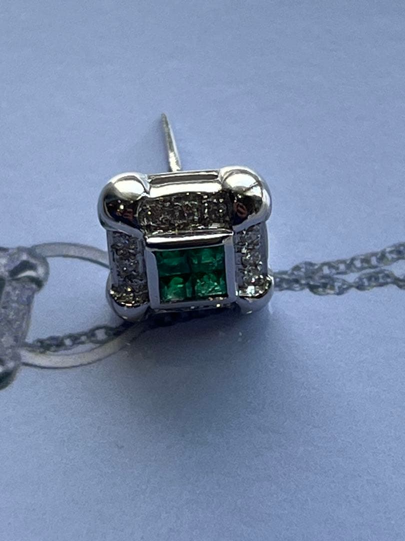 Pt850 天然エメラルド タイタック 鑑別書付