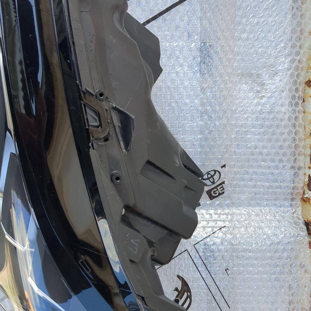 LEXUS　nxヘッドライト　割れあり