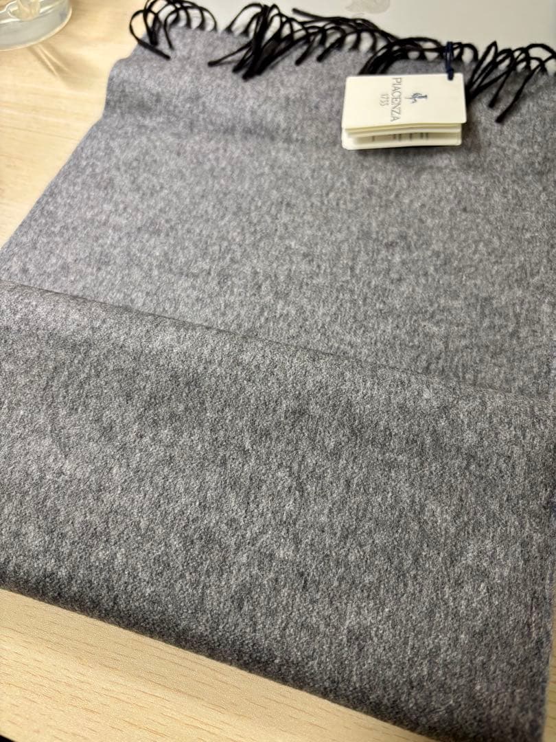 PIACENZA カシミアシルク青 銀色　二色　フリンジ付きマフラー