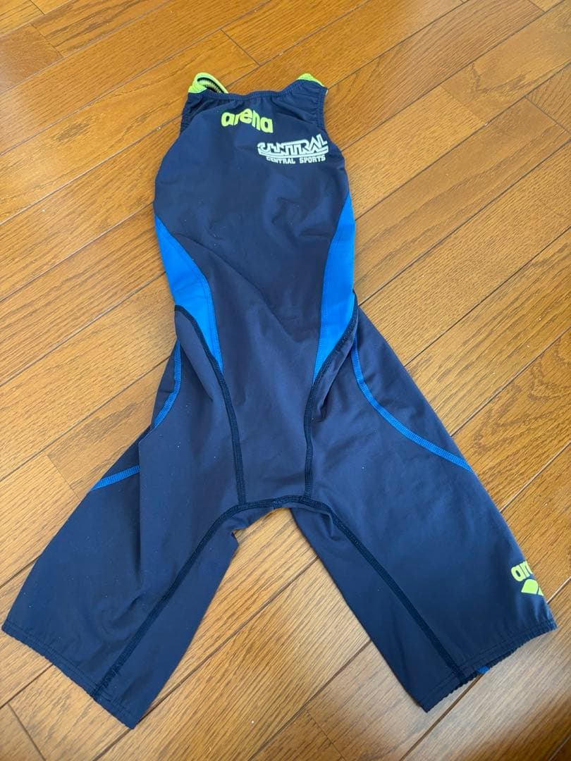 セントラル　選手　水着　140