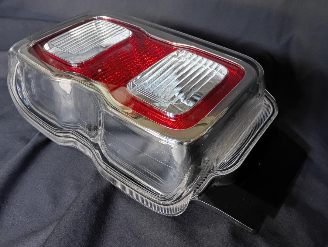 ハスラー MR52S/MR92S　 右テールランプ　 35650-59S00