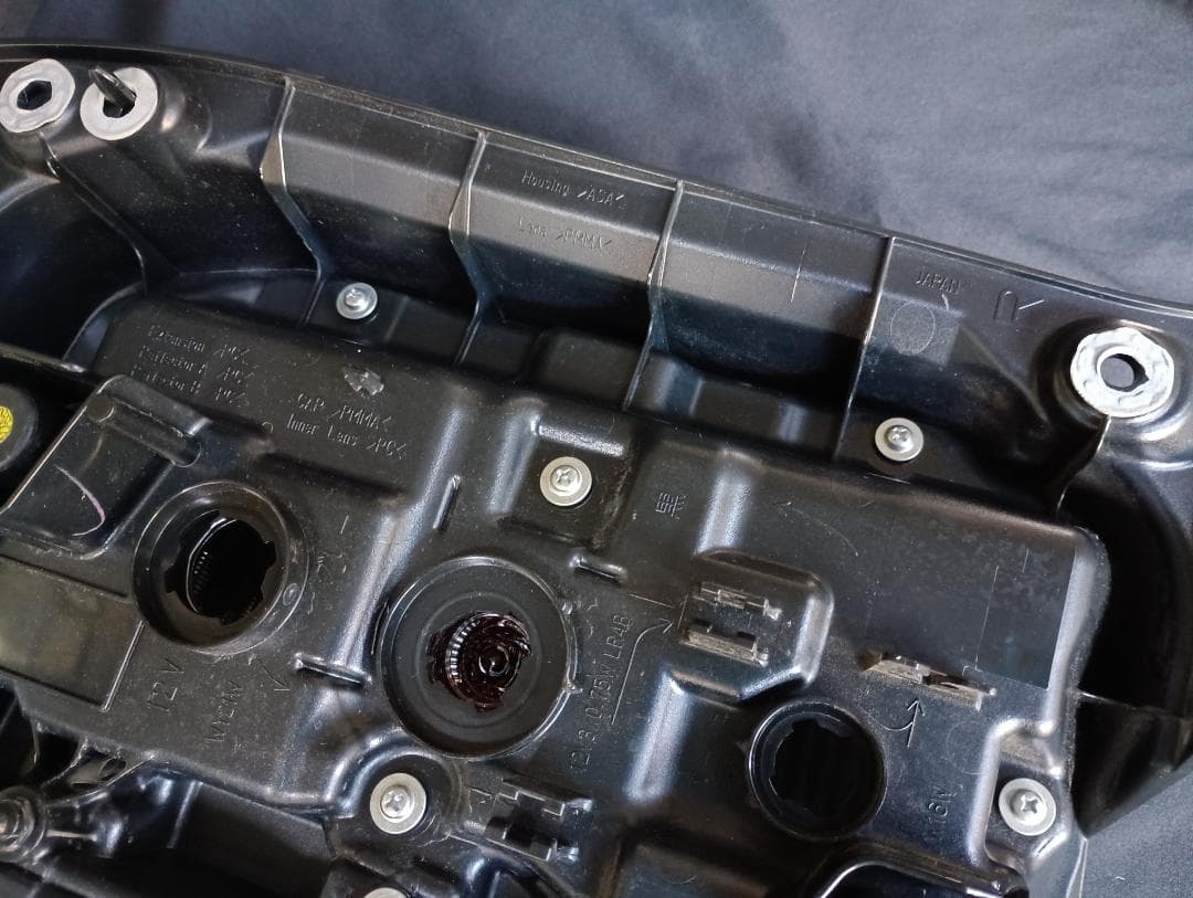 ハスラー MR52S/MR92S　 右テールランプ　 35650-59S00