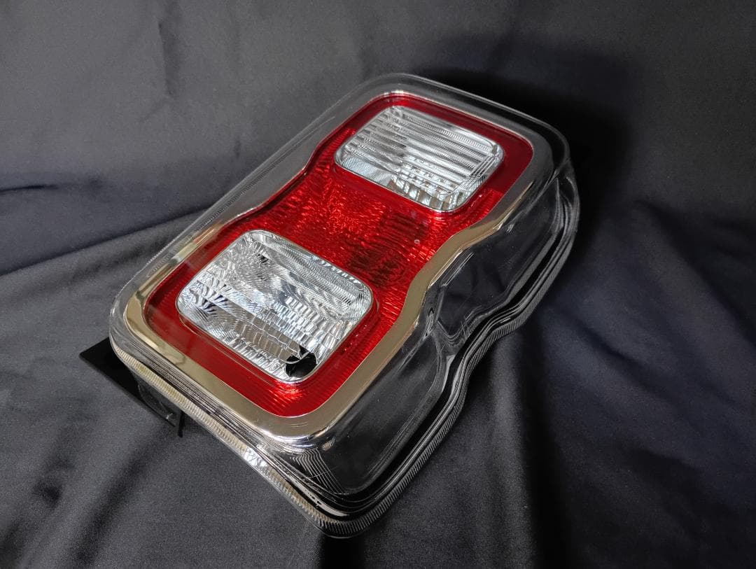 ハスラー MR52S/MR92S　 右テールランプ　 35650-59S00