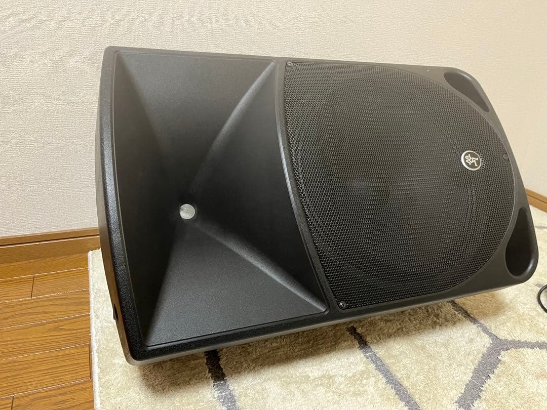 Mackie THUMP15 パワードスピーカー 2台 スピーカーケーブル2本付