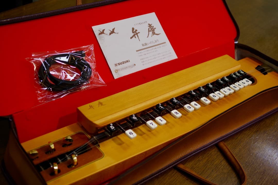 スズキ 高級電気大正琴「弁慶」（極上美品）