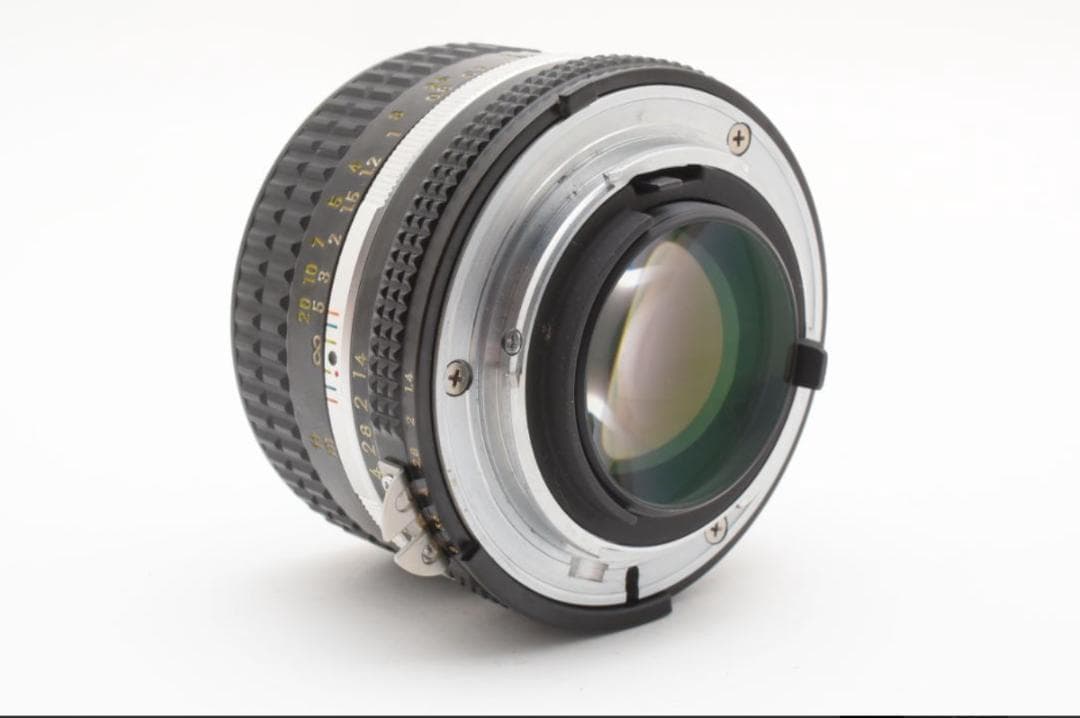 ア*ワ様 【美品】Nikon Ai-s 50mm f/1.4 単焦点 レンズ ニ