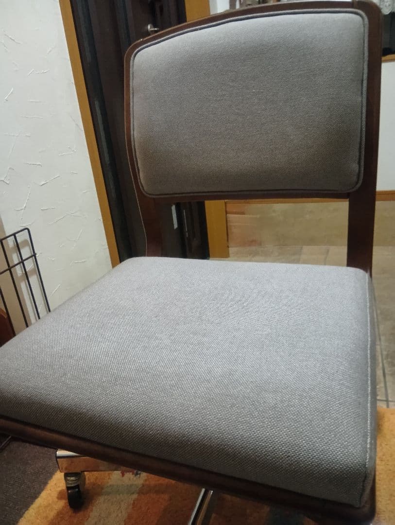 週末限定お値下げ 希少!! カリモク 回転式デスクチェア