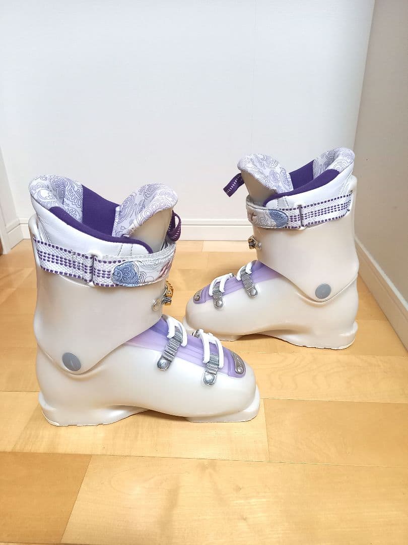 綺麗です。女性用スキーセット