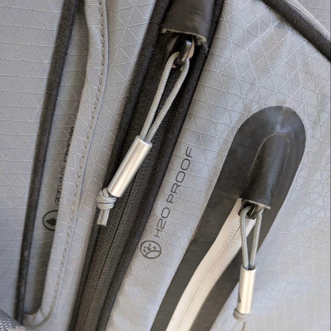 NIKE AIR HYBRID スタンド式キャディバッグ【14分割口】