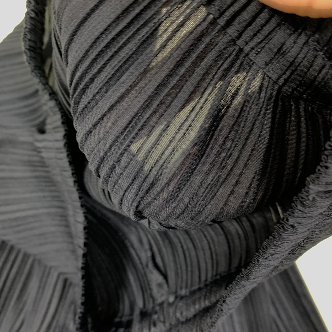 LA5413 イッセイ ミヤケ プリーツ ハーフパンツ ネイビー M