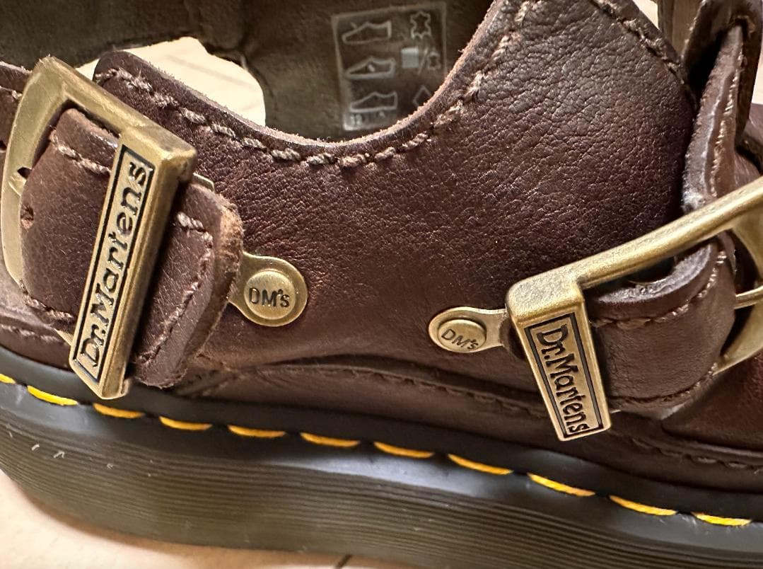 Dr Martens Wrenlie サンダル　ドクターマーチン