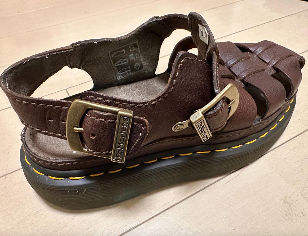Dr Martens Wrenlie サンダル　ドクターマーチン