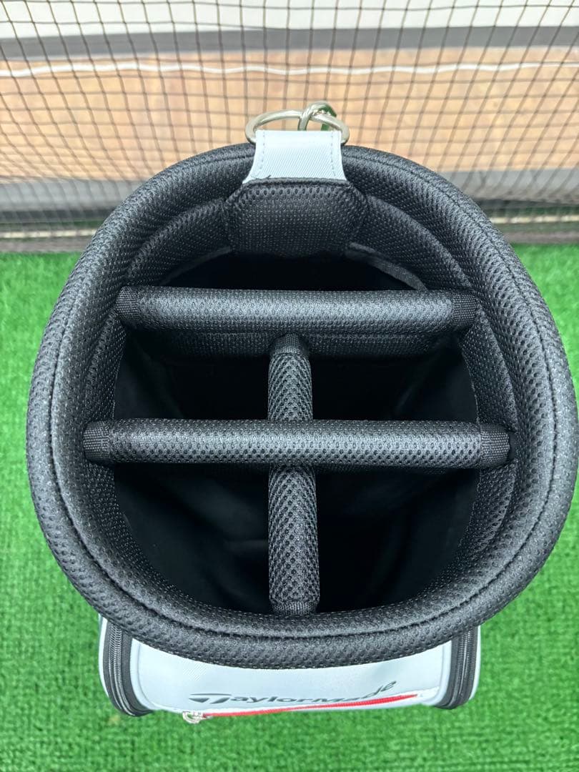 未使用新品　テーラーメイド　トゥルーライト　キャディバッグ