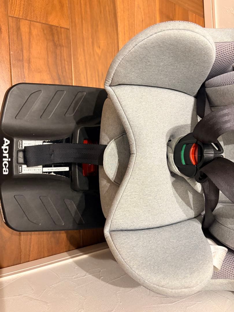クリーニング済　美品　アップリカ　クルリラ　ISOFIX　付属品全て揃っています