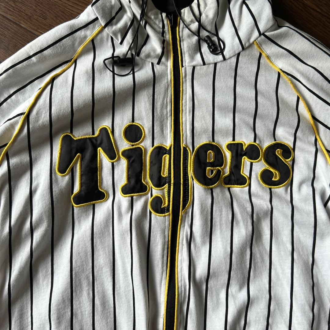 リバーシブルジャンパー　Mサイズ　阪神タイガース