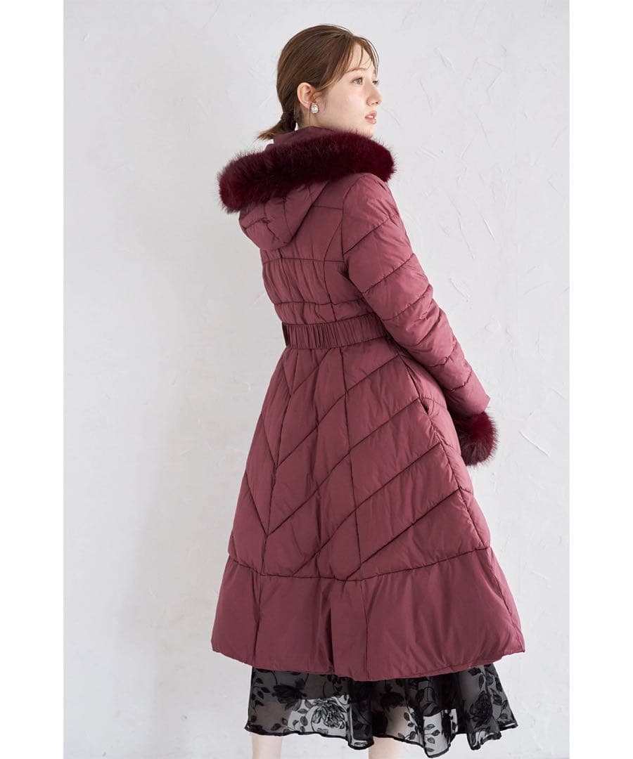 取り外し可能なファー＆ベルト付きフィット＆フレアキルティングコート　tocco