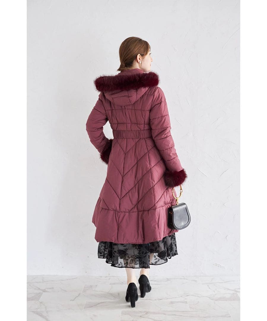 取り外し可能なファー＆ベルト付きフィット＆フレアキルティングコート　tocco