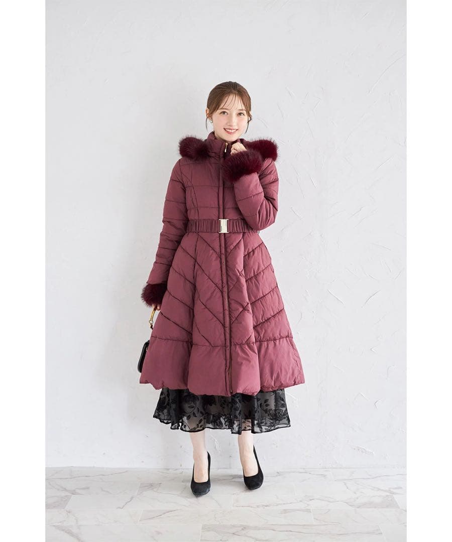 取り外し可能なファー＆ベルト付きフィット＆フレアキルティングコート　tocco