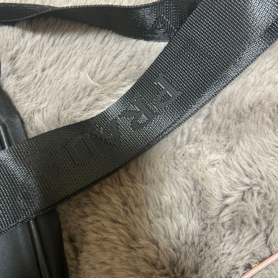 PRADA ブラック ショルダーバッグ 小型ポーチ付き　ノベルティ