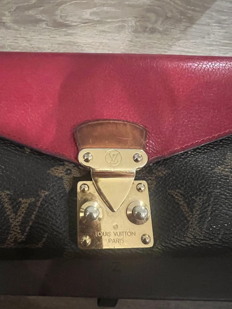 Louis Vuitton 長財布 黒/赤