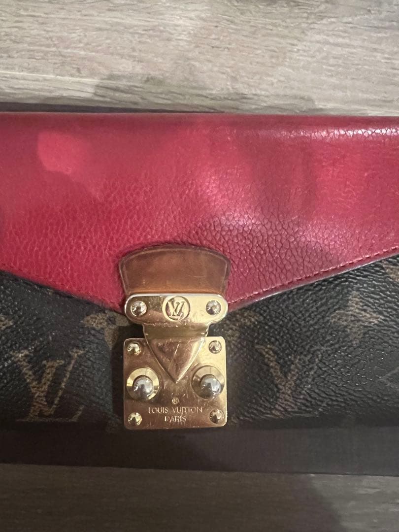 Louis Vuitton 長財布 黒/赤