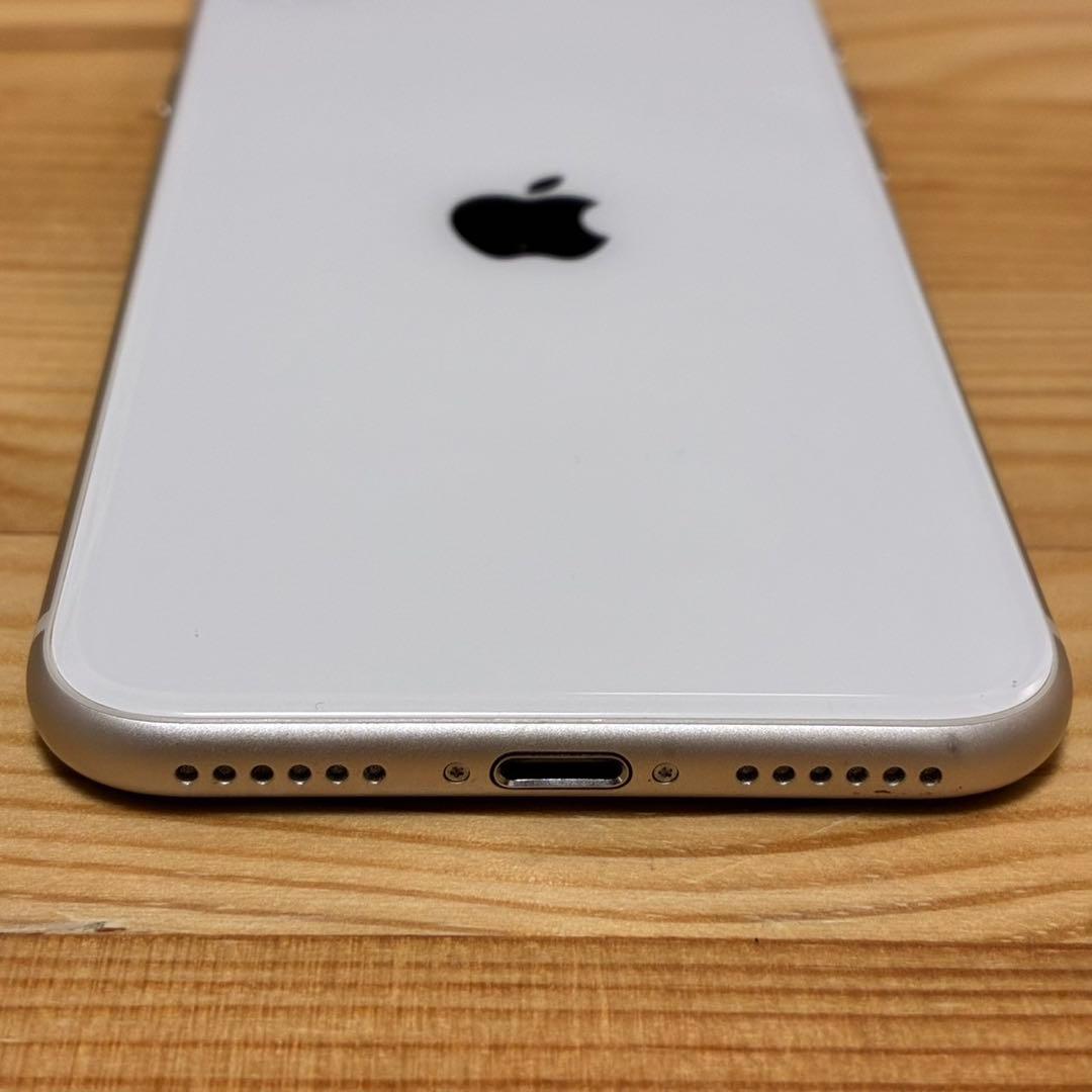 t*2様 バッテリー新品　iPhoneSE第3世代64GB SIMフリー　美品