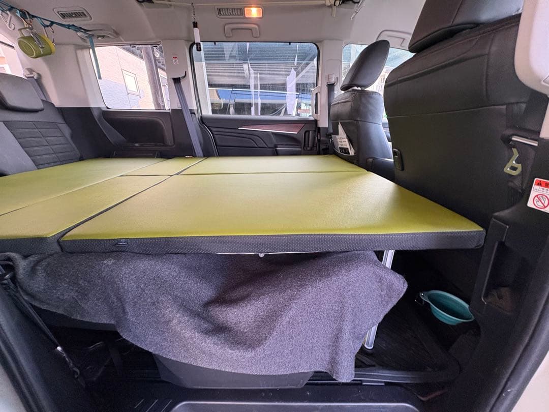 デリカD5専用ベッドキットの天板　オリーブ色