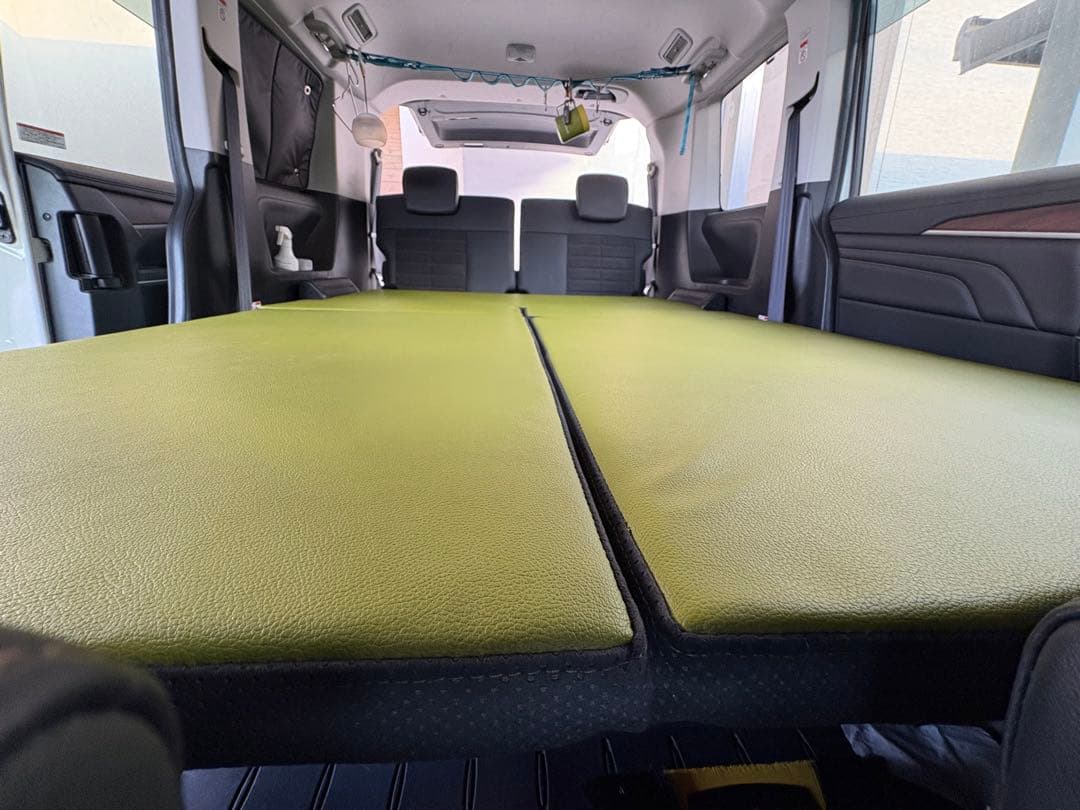 デリカD5専用ベッドキットの天板　オリーブ色