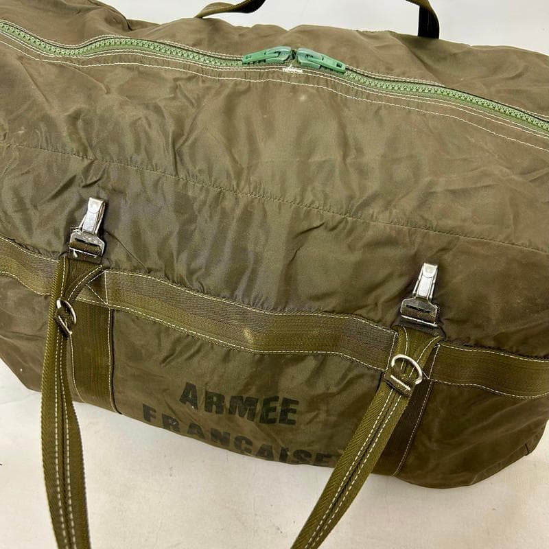 く*け様 【希少】フランス軍 AERAZUR パラシュートバッグ 65L 樹脂製