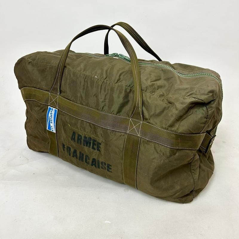 く*け様 【希少】フランス軍 AERAZUR パラシュートバッグ 65L 樹脂製