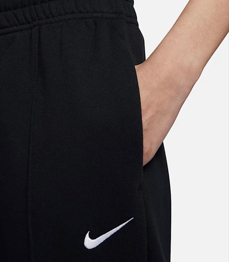 ナイキ　ブラック スウェット上下セット