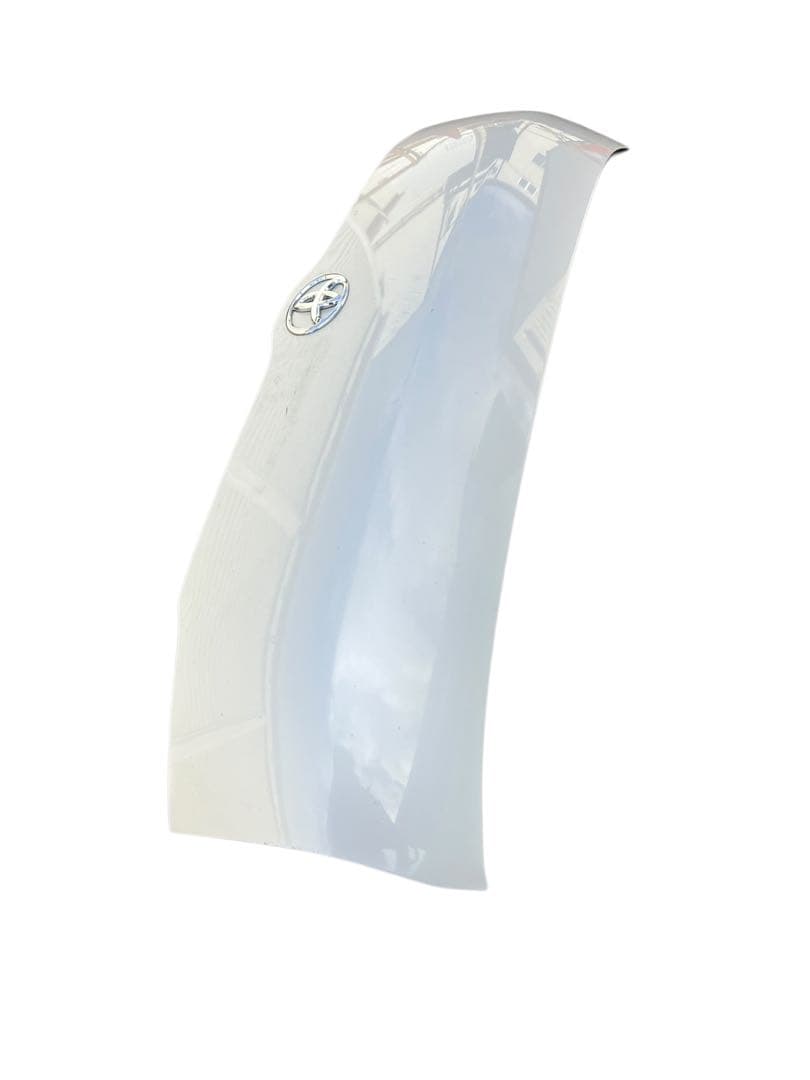 トヨタ ハイエース 白 ホワイト 純正ボンネット 外装パーツ 送料込み