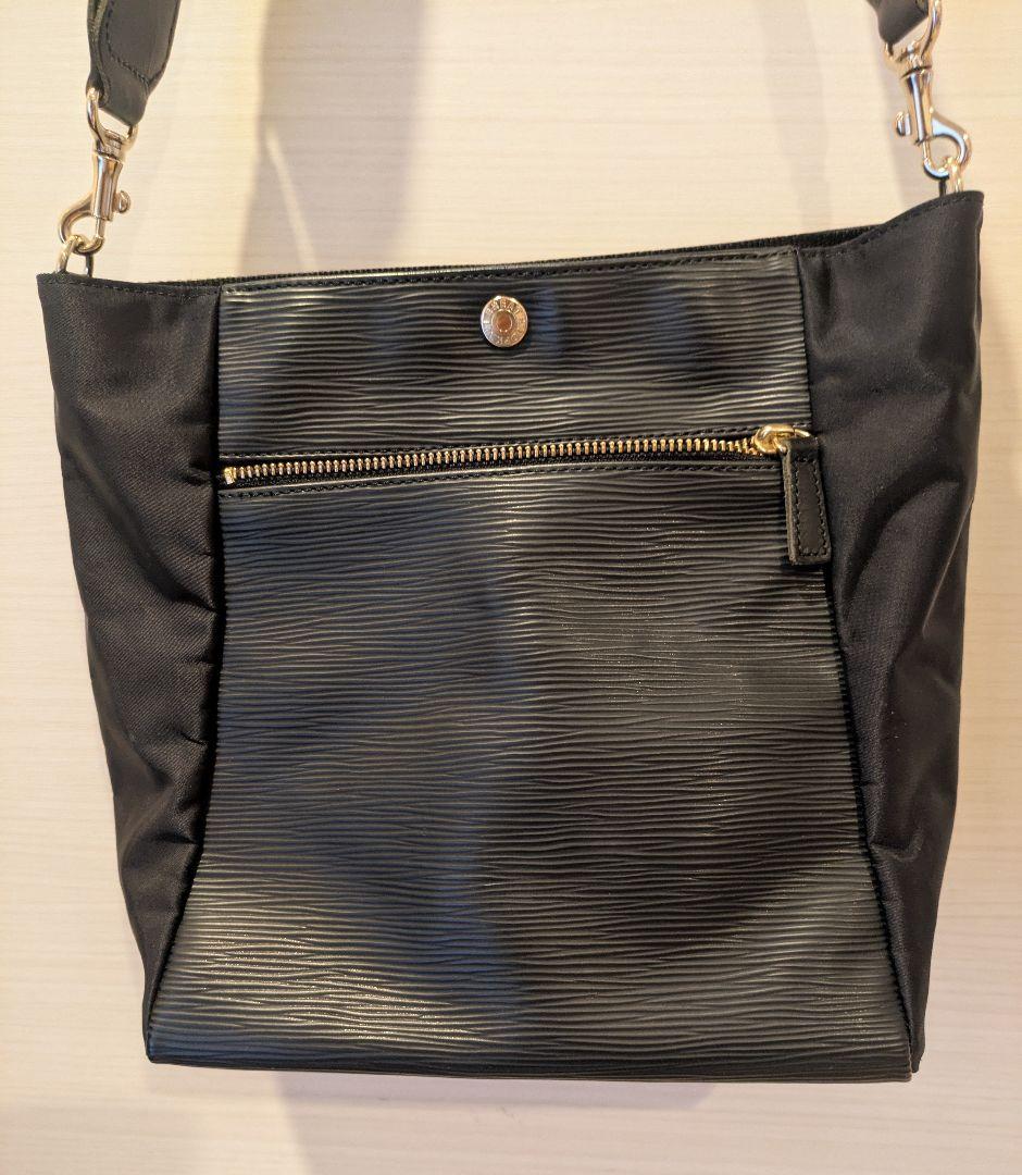 未使用近　ブレス　トプカピ　ショルダーバッグ　レディース　ブラック　黒