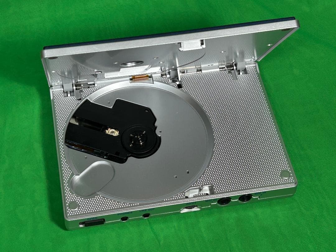 ★中古動作確認済 TASCAM CD-VT2 ボーカルトレーナー　アダプター付属