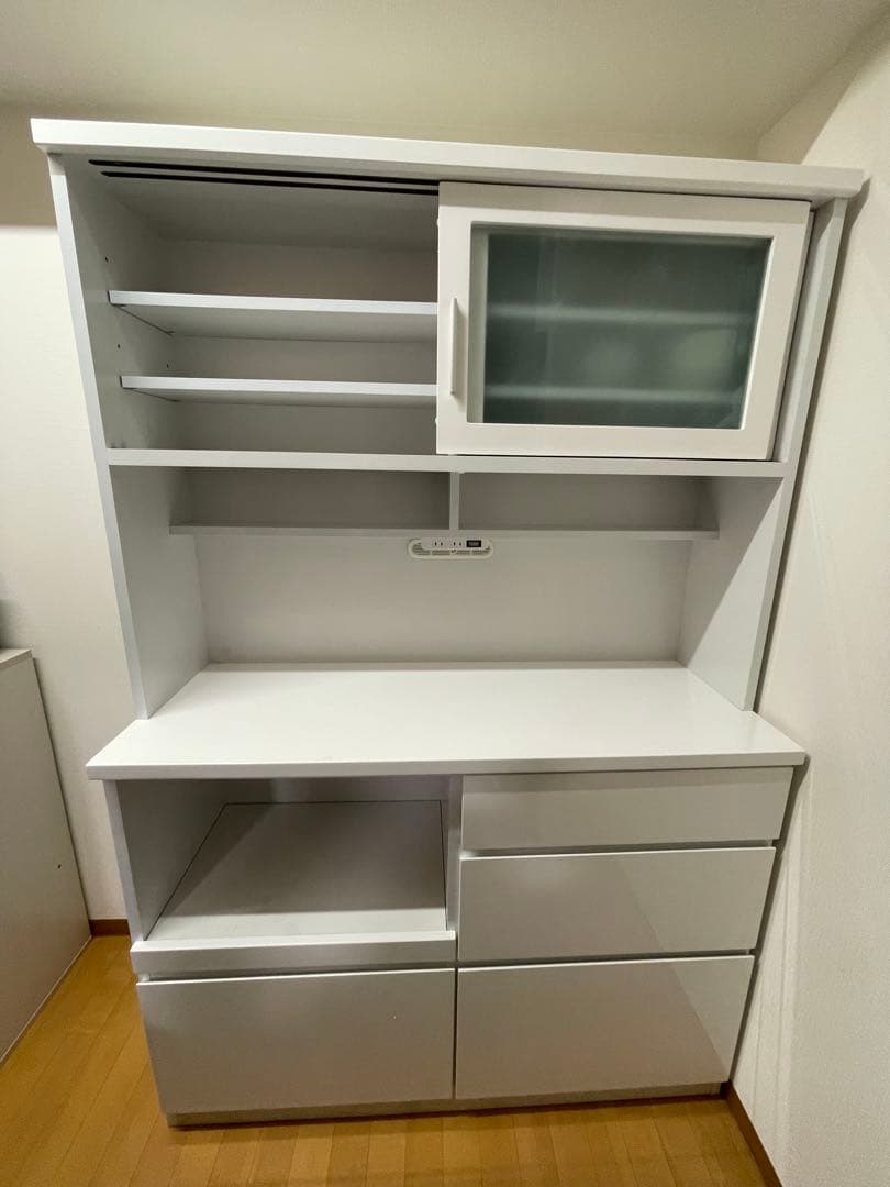 【美品】ニトリ 鏡面仕様 キッチンボード 引戸タイプ (幅120cm WH)