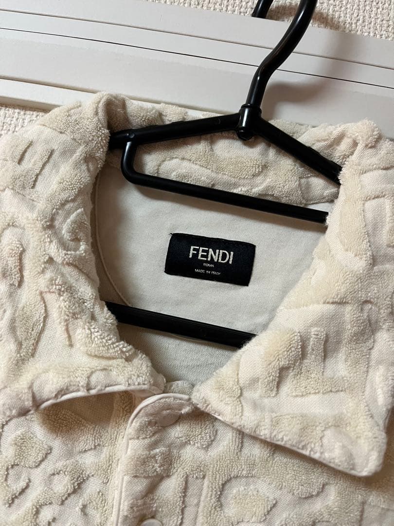 FENDI アイボリー ポロシャツ