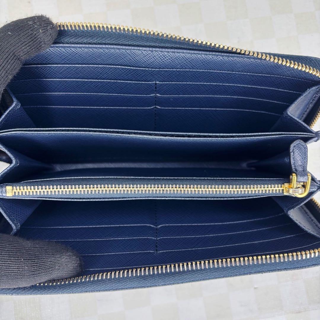 極美品　PRADA プラダ　長財布　ラウンドファスナー M08