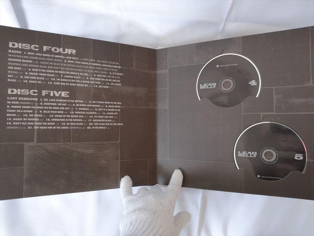 LEAD BELLY レッド・ベリー コレクション(5CD+豪華本)