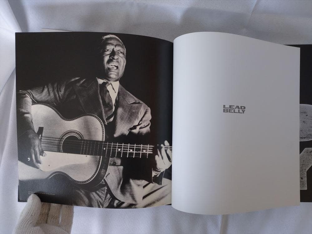 LEAD BELLY レッド・ベリー コレクション(5CD+豪華本)