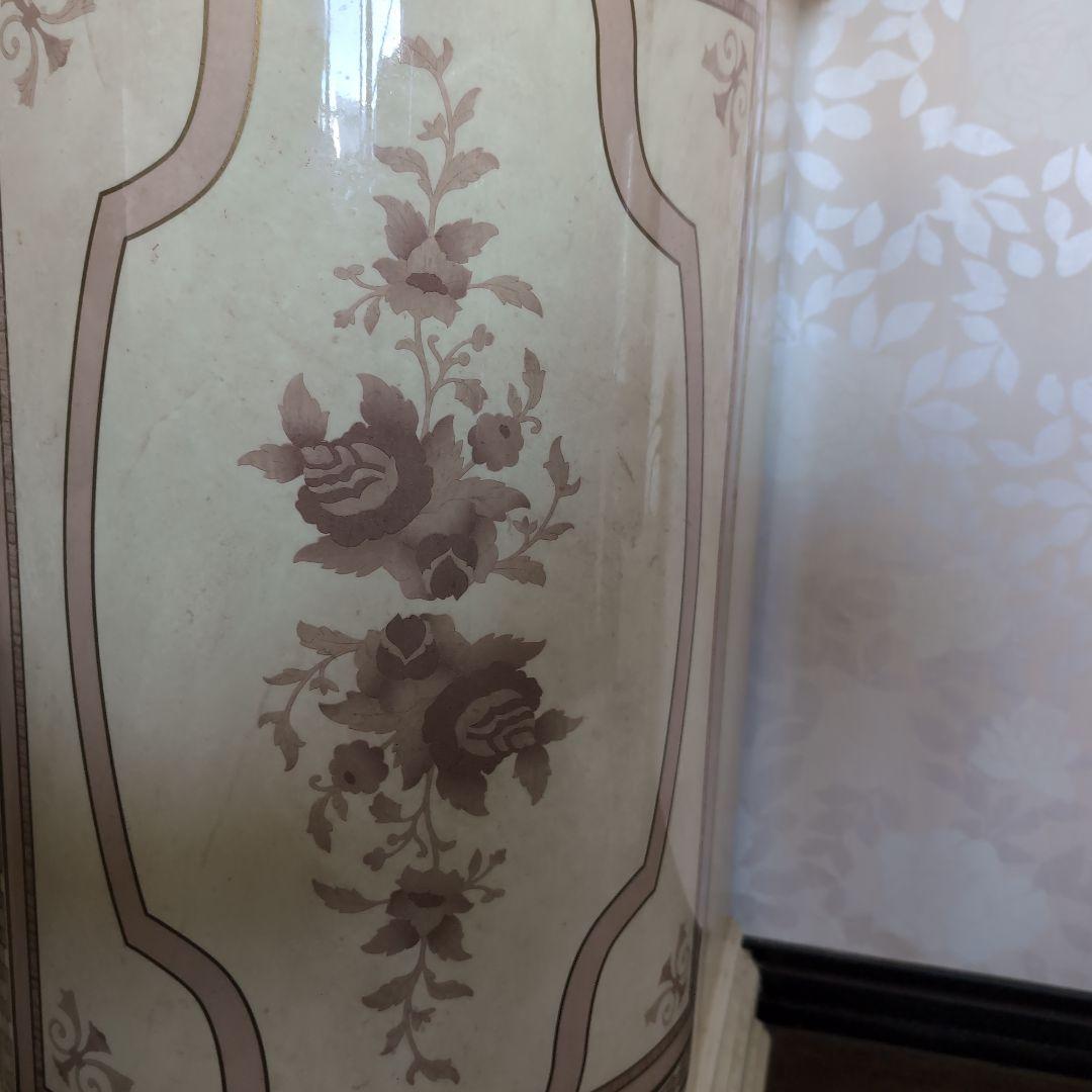 大型 ガラスキャビネット 飾り棚 食器棚（クリーム系)