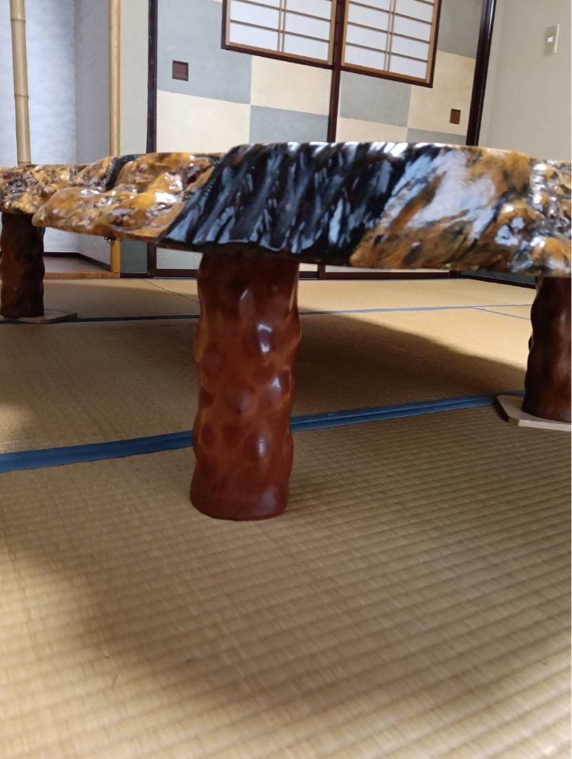 自然形状の赤褐色木製座卓　コブ　瘤　テーブル　和室　旅館　料亭　一点物