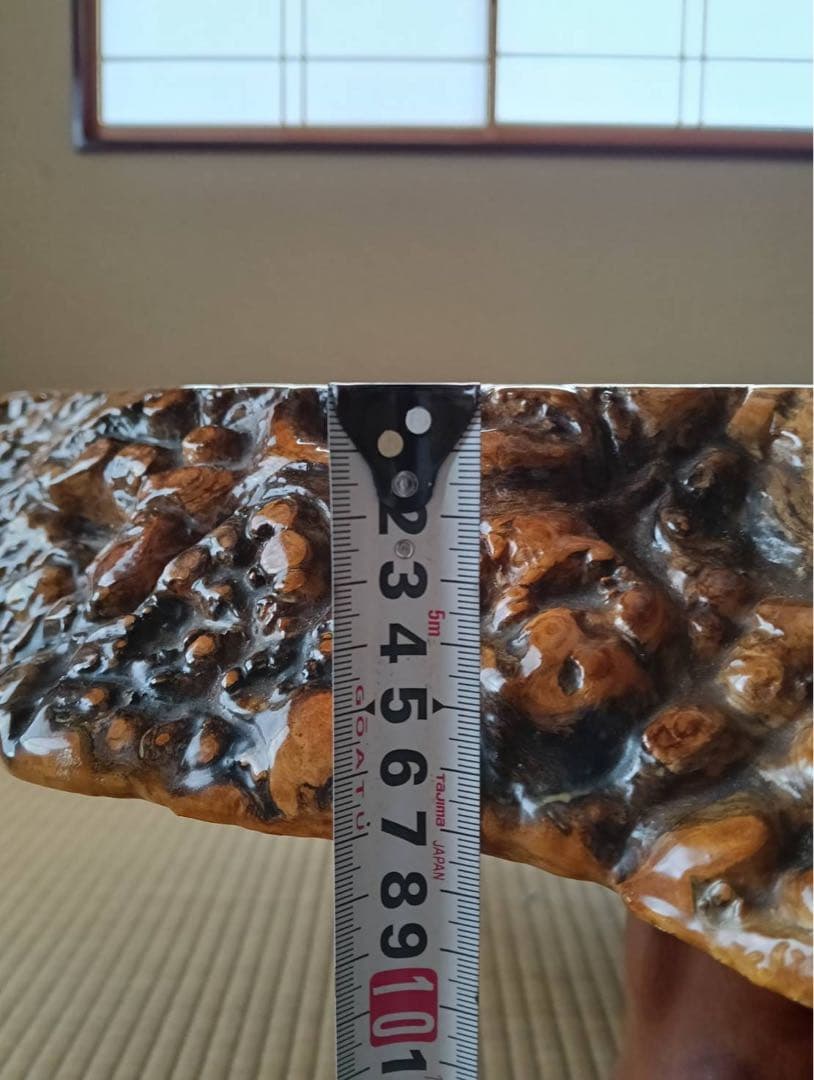 自然形状の赤褐色木製座卓　コブ　瘤　テーブル　和室　旅館　料亭　一点物