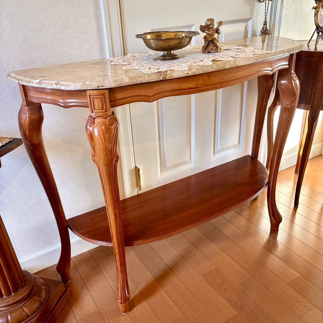 イタリア製 大理石 猫足コンソールテーブル、天使置物、真鍮コンポート、新品レース