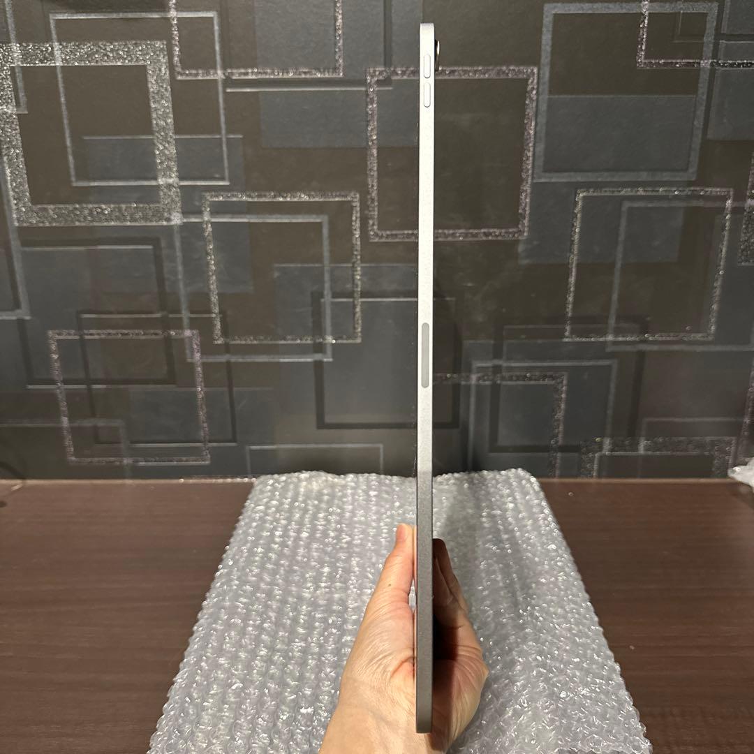 【美品】iPad Air 13インチ (M2) Wi-Fiモデル 128GB