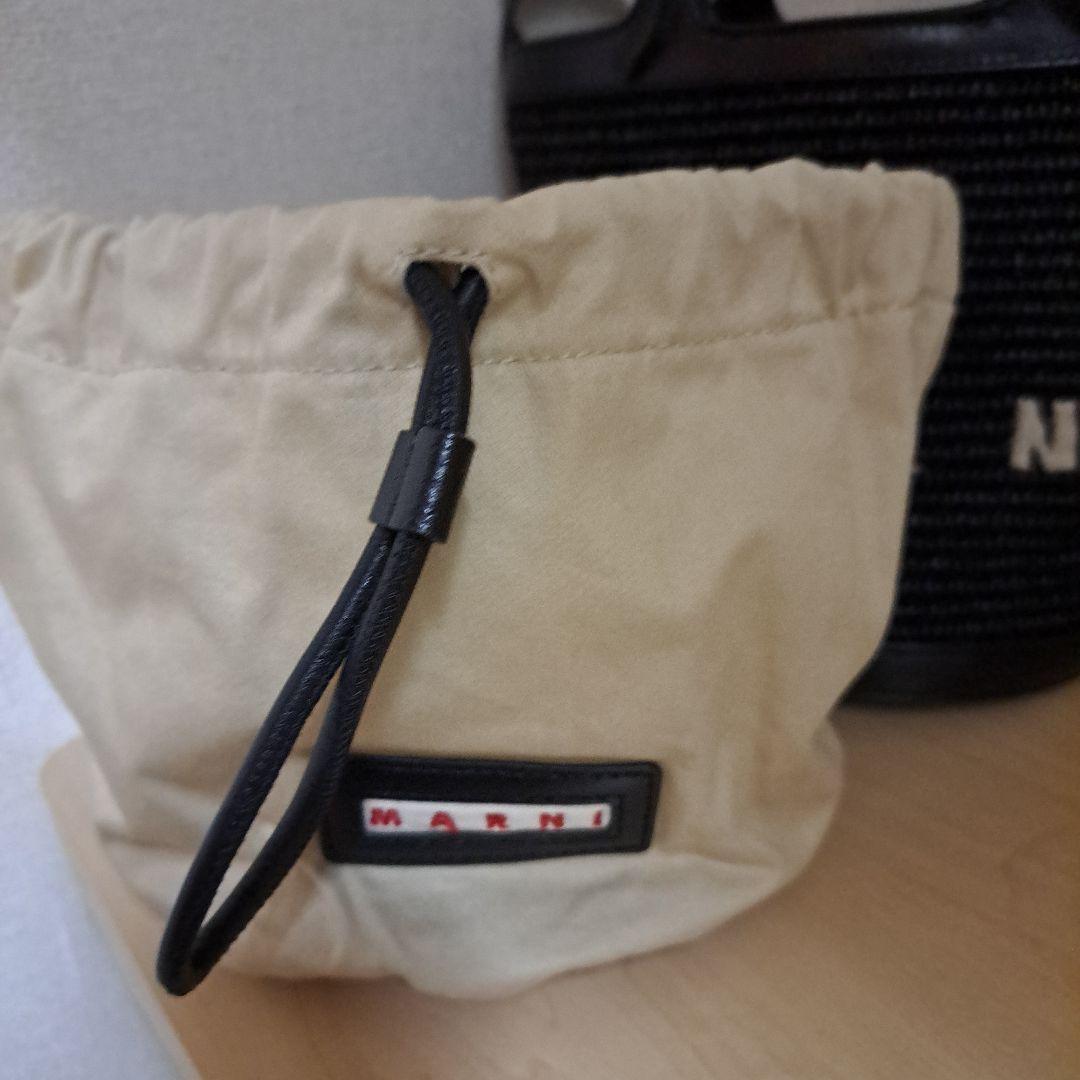 MARNIかごバッグ黒 トロピカリア