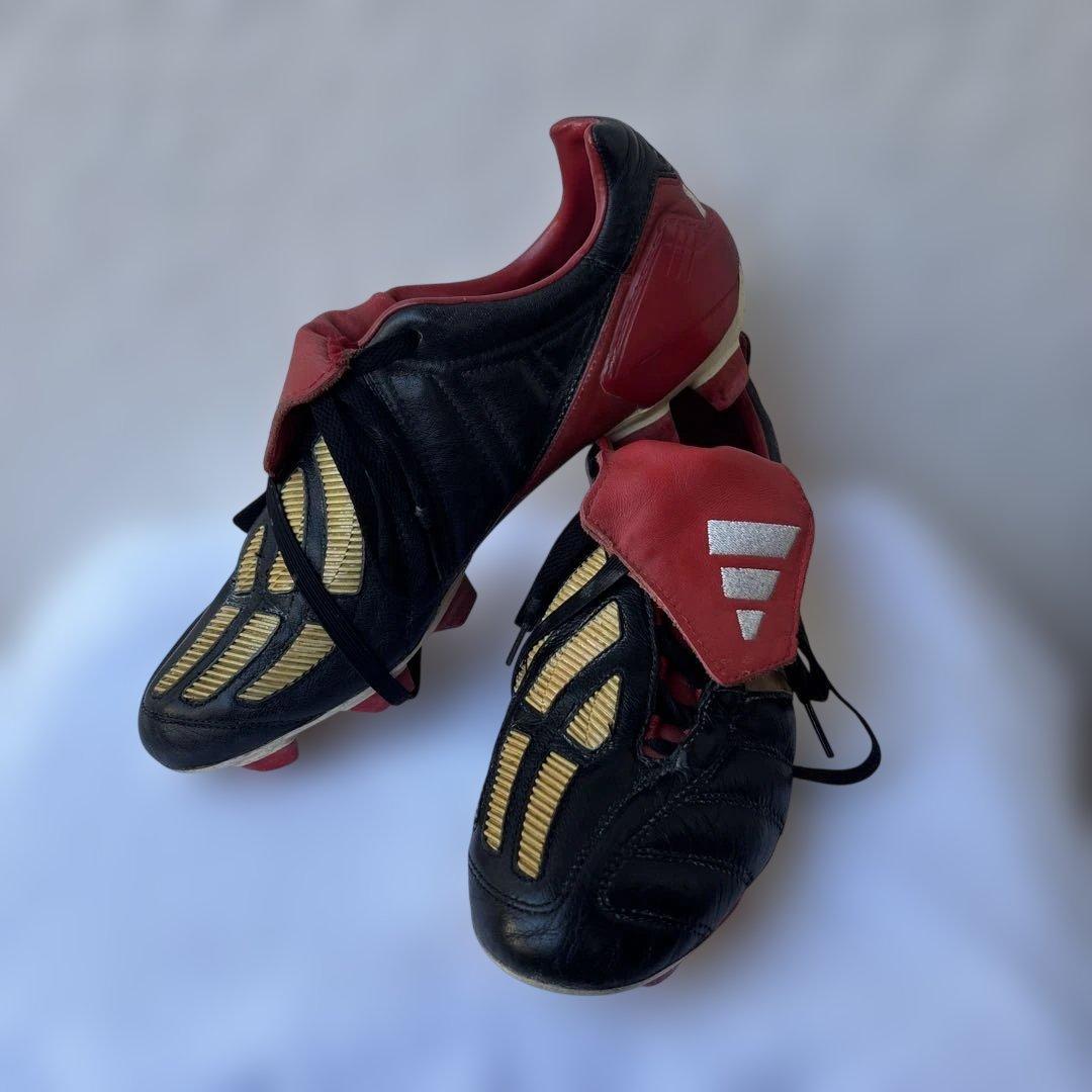 adidas サッカーシューズ ブラック/レッド　プレデター